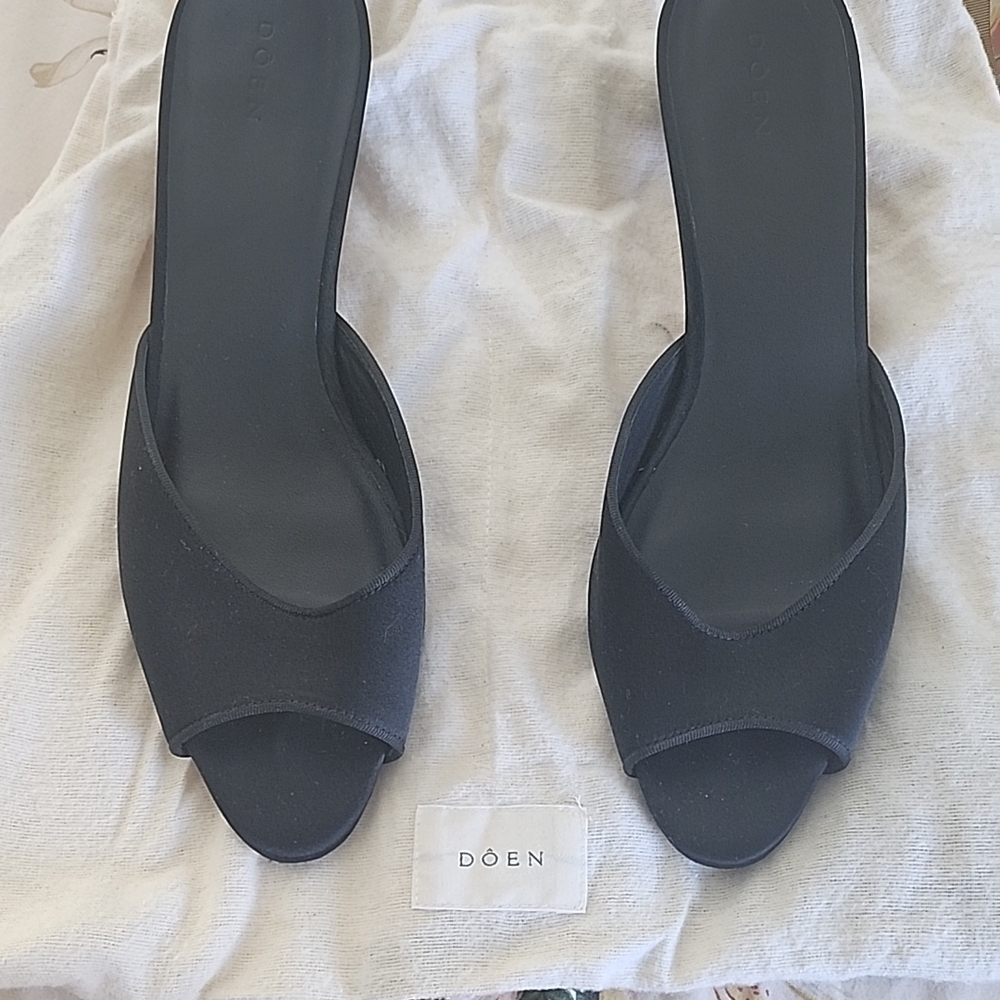 Doen Black Mules for Women Satin